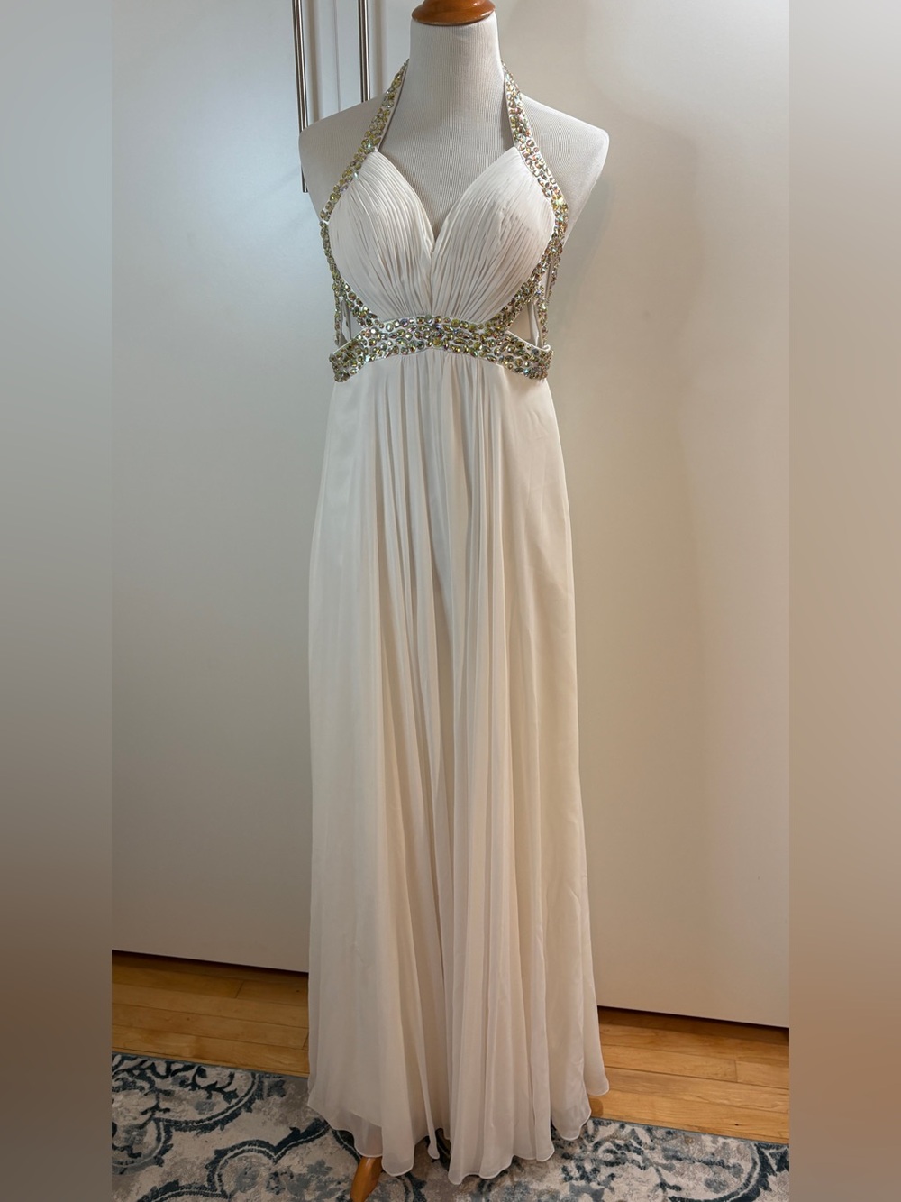 Dave & Johnny White Chiffon Backless Halter Dress with Golden Crystal sz 3/4